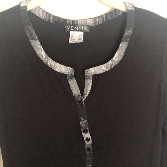 Black and plaid long sleeve top - Picture 2 of 5